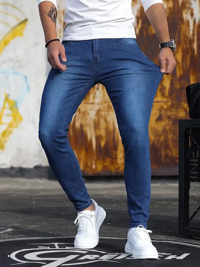 Calça de brim masculina.