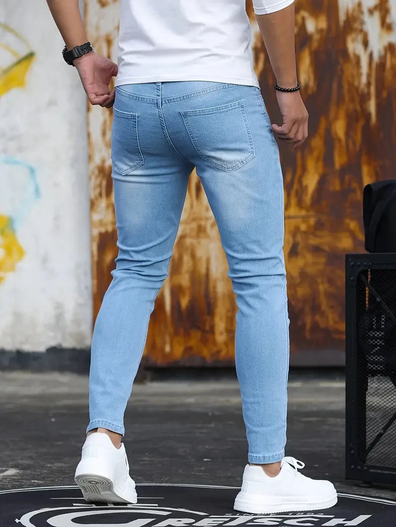 Calça de brim masculina.