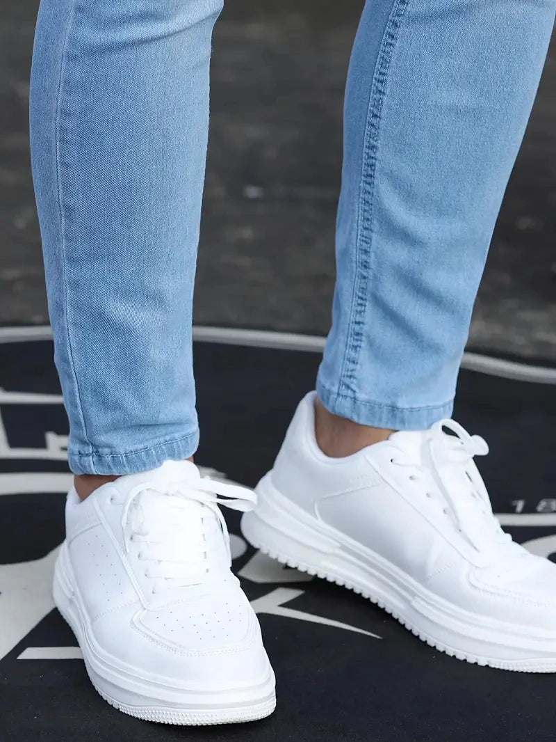 Calça de brim masculina.